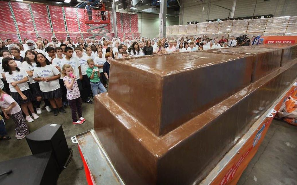 Найбільшу шоколадку вагою 5574 кг створили у Чикаго / © Guinness World Records