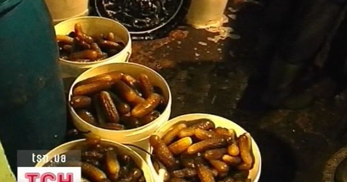 Квашені огірки вироблялм за цілковитої антисанітарії