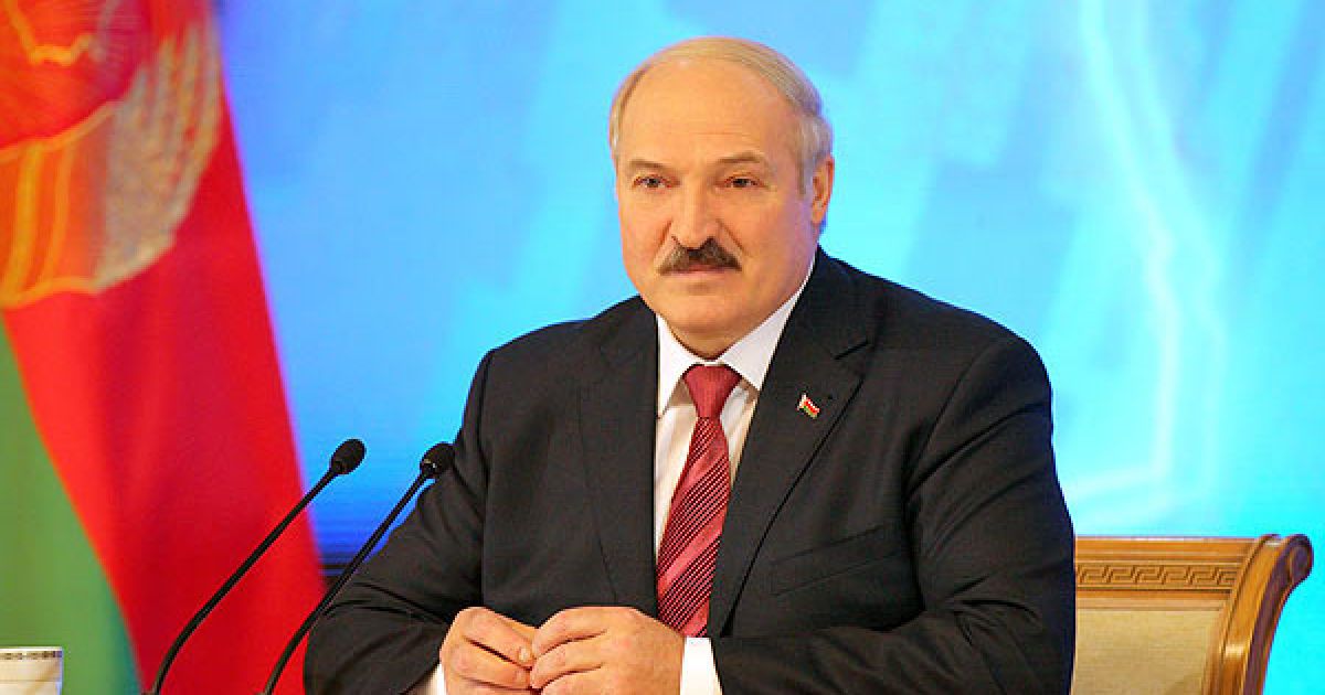 Білоруський лідер не соромиться їздити на дорогому авто