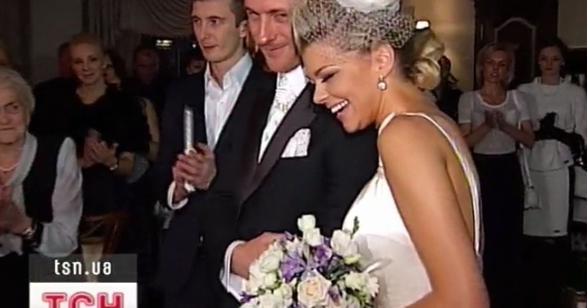 Молоді на весілля один одному подарували себе
