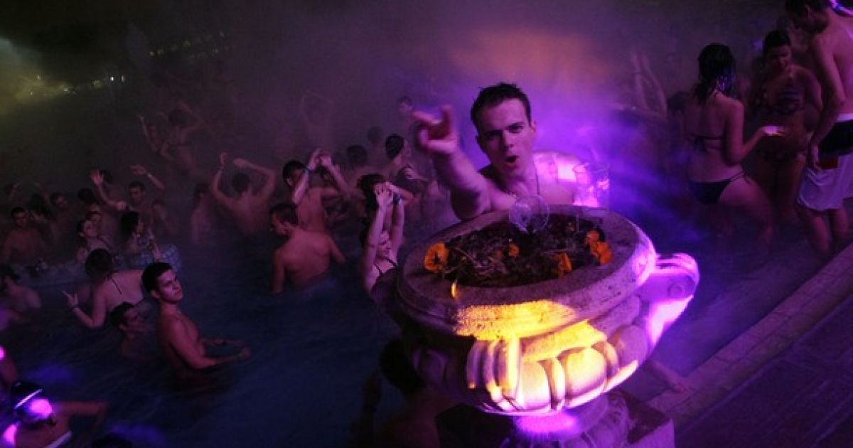 В Будапешті провели "Банну ніч" / © AFP