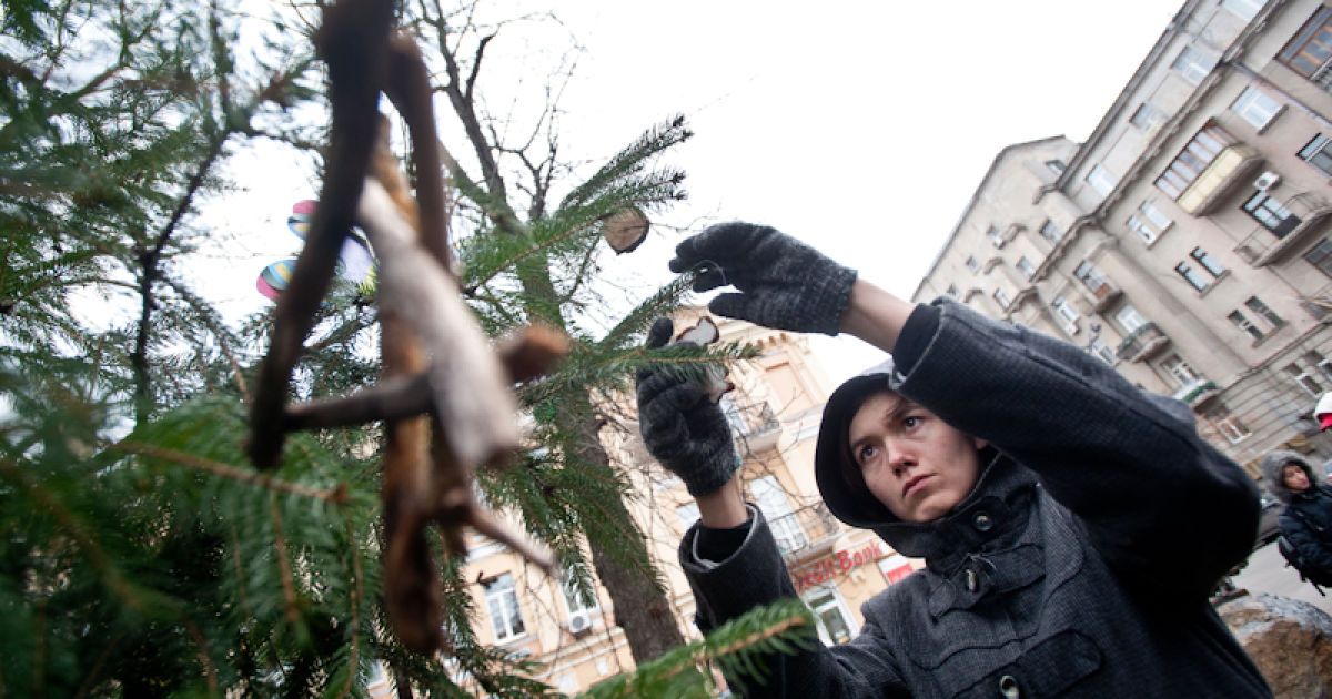В Києві біля "Золотих воріт" відкрили ресайклінг-ялинку