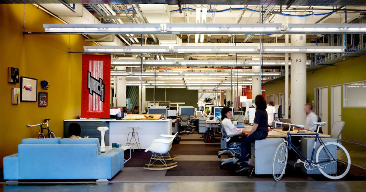 У приміщенні загальною площею 13,935 квадратних метрів працюють більше 700 людей. / © bigpicture.ru