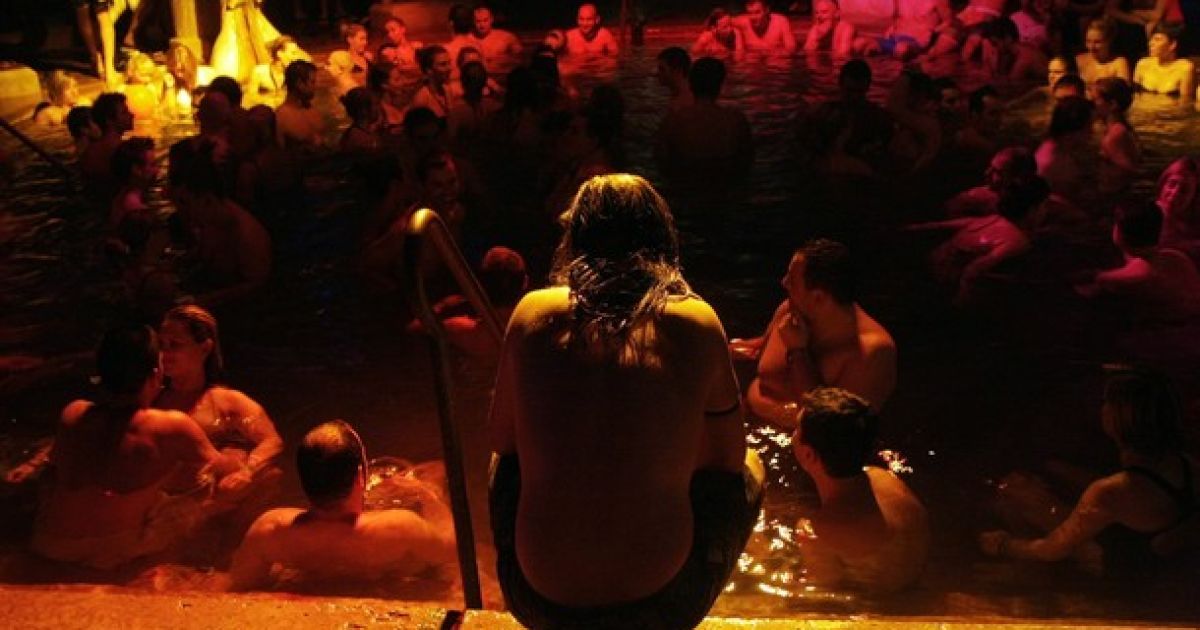 В Будапешті провели "Банну ніч" / © AFP