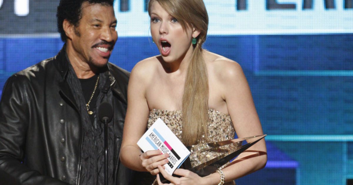 Тейлор Свіфт стала тріумфатором 39-ї премії American Мusic Awards
