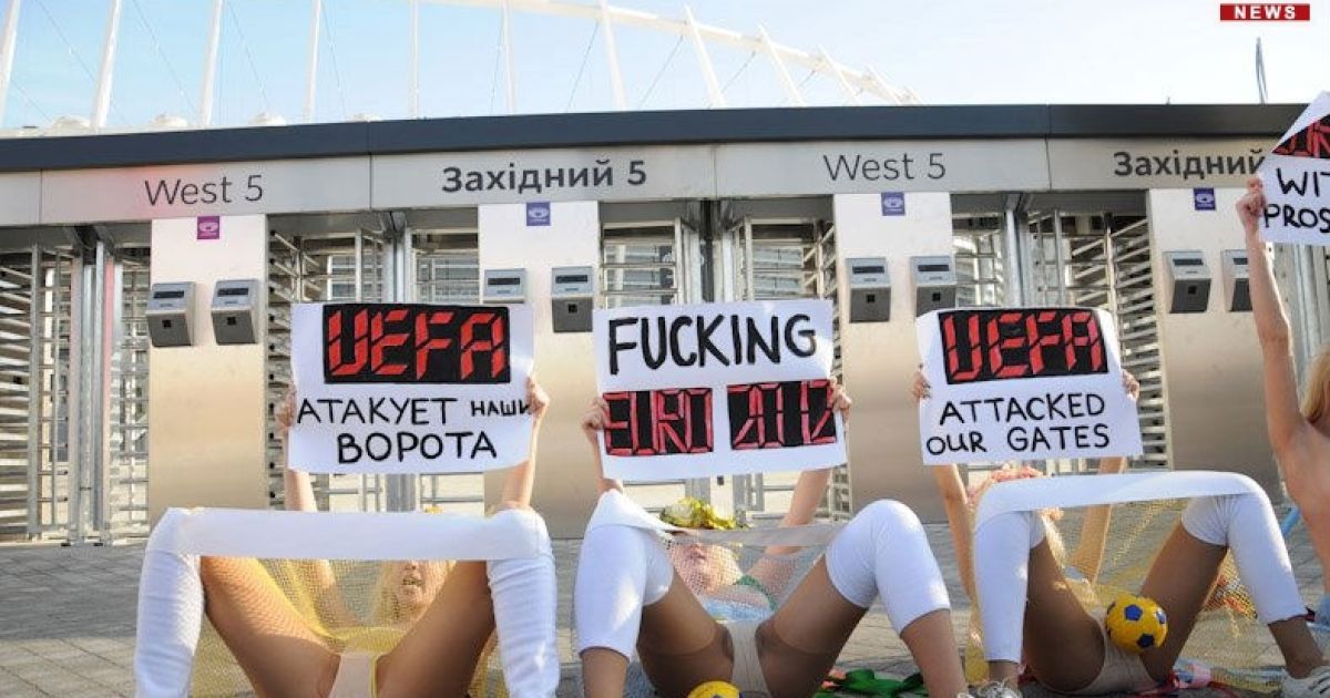 FEMEN роздвинули ноги проти проституції
