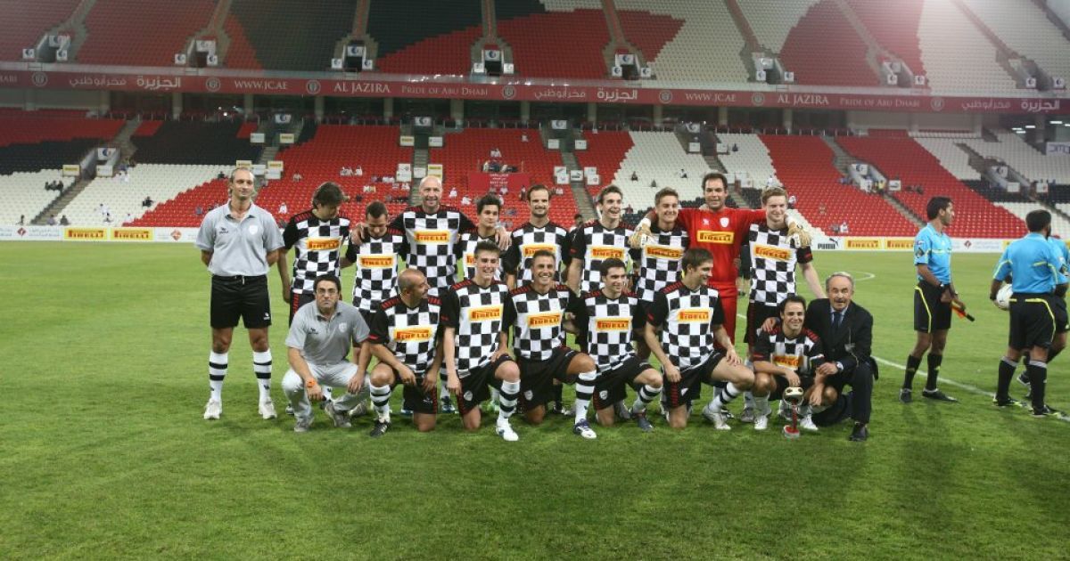 Гонщики Формули-1 зіграли матч з зірками світового футболу / © Facebook