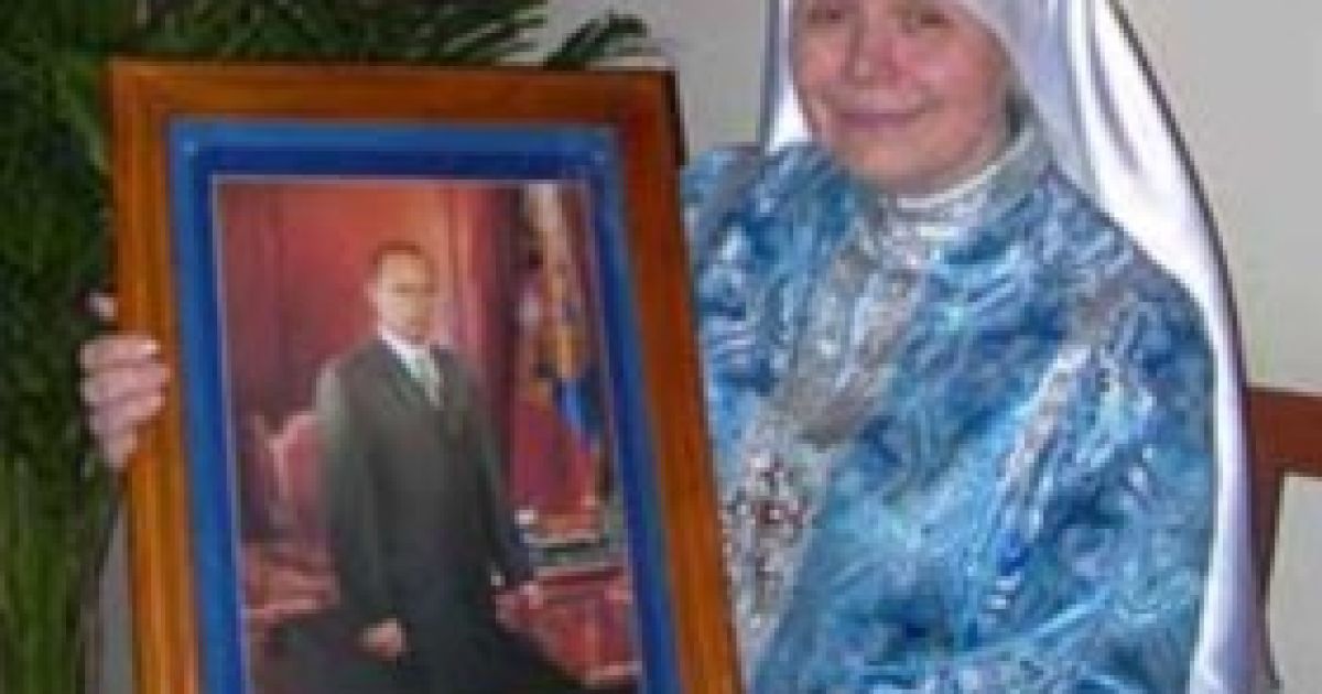 "Матінка" Фотінія вірить в цілющу природу ікони Путіна