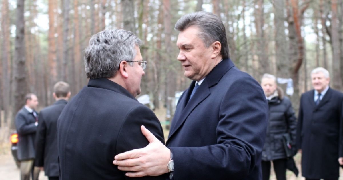 Коморовський подзвонив Януковичу висловити стурбованість