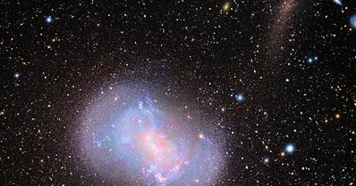 Сенсаційні знімки злиття карликових галактик