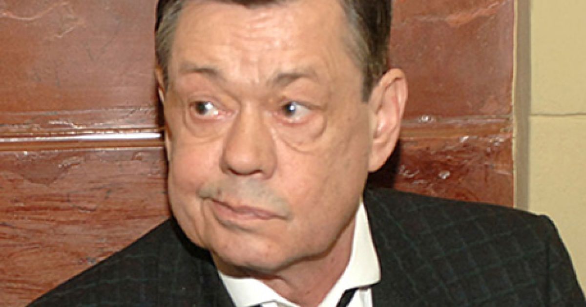 Микола Караченцов стійко бореться з наслідками аварії