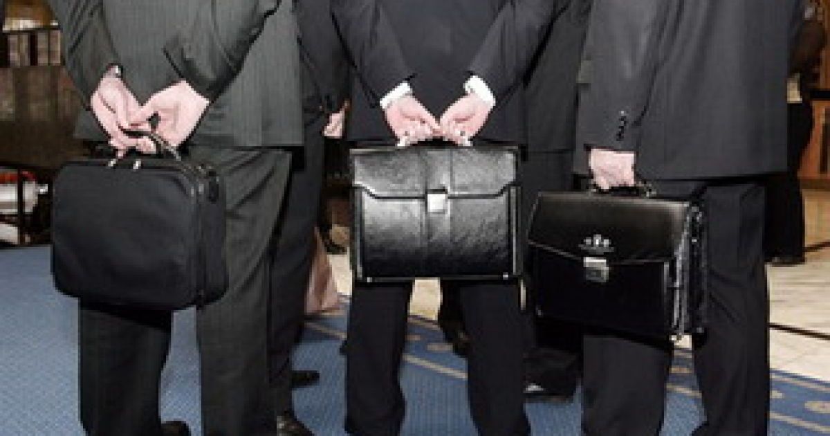 Что нужно сделать с украинскими чиновниками