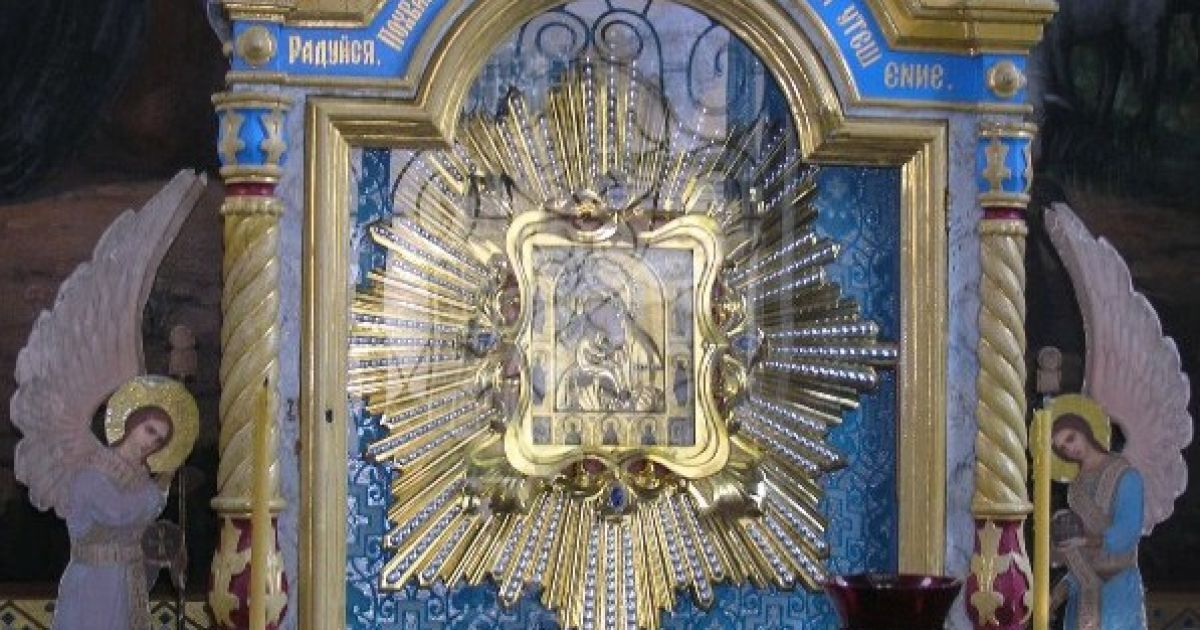 Почаївська ікона Божої Матері вважається чудотворною