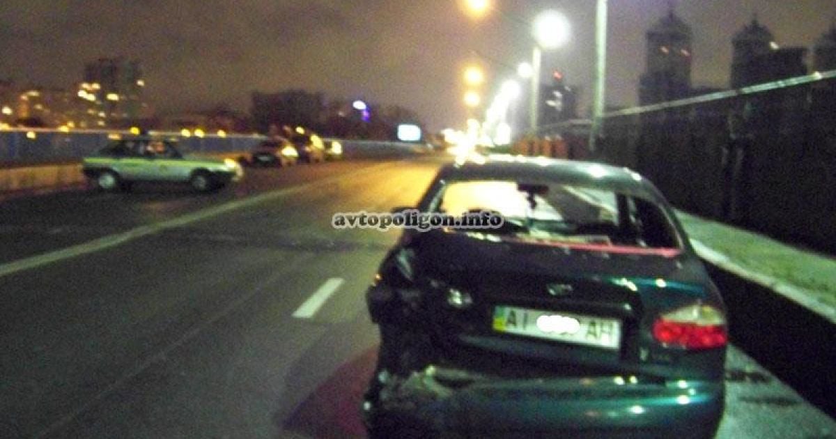 У трагічному ДТП біля "Гідропарку" загинув пішохід і розбились 4 авто / © avtopoligon.info