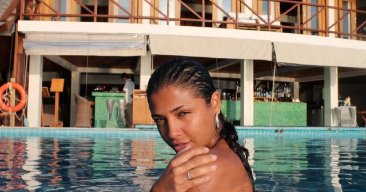 Санта Дімопулос гучно попрощалася з незаміжнім життям