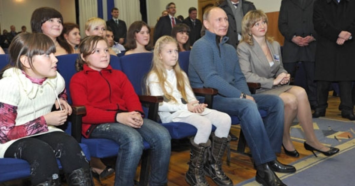 Путін у дитячій школі мистецтв / © premier.gov.ru