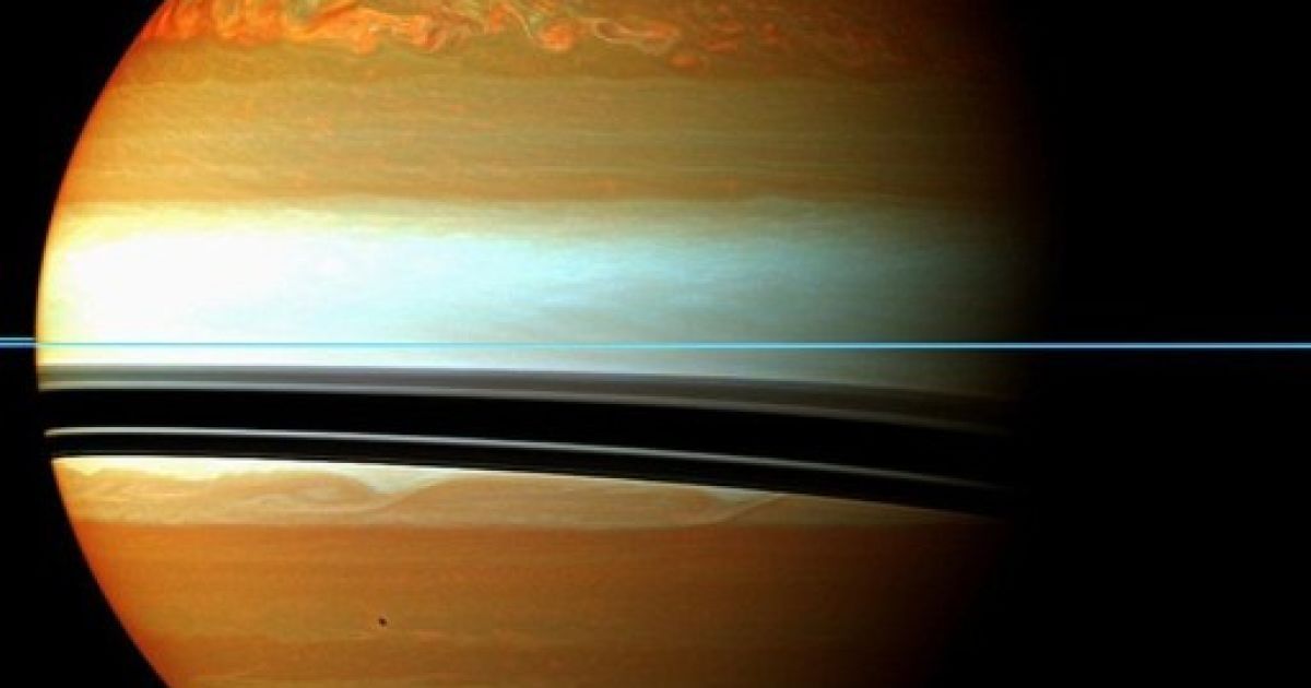 Космос. Космічний корабель НАСА "Кассіні" передав зображення величезної бурі на Сатурні. Фото AFP/NASA / © AFP