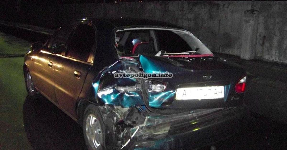 У трагічному ДТП біля "Гідропарку" загинув пішохід і розбились 4 авто / © avtopoligon.info