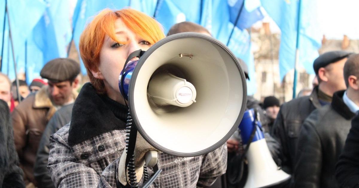 В Хмельницькому сутички виникли під час "Маршу порожніх гаманців" між підприємцями та активістами Партії регіонів. / © Газета Є