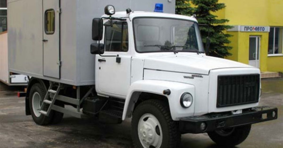 К центру Киева свозят автозаки