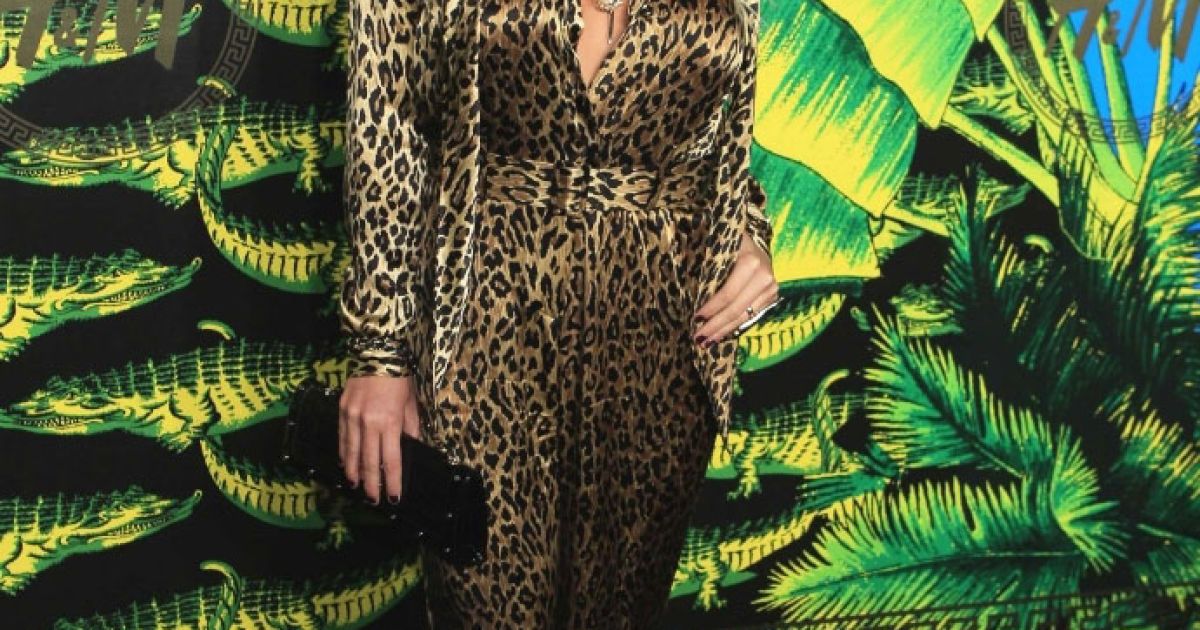 Співачка Ke$ha на показі Донателли Версаче для H&M