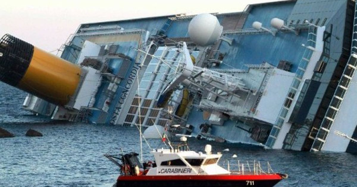 Катастрофа лайнера "Коста Конкордія"_12 / © AFP
