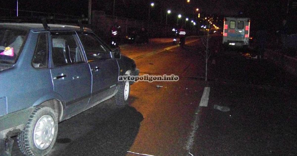 У трагічному ДТП біля "Гідропарку" загинув пішохід і розбились 4 авто / © avtopoligon.info