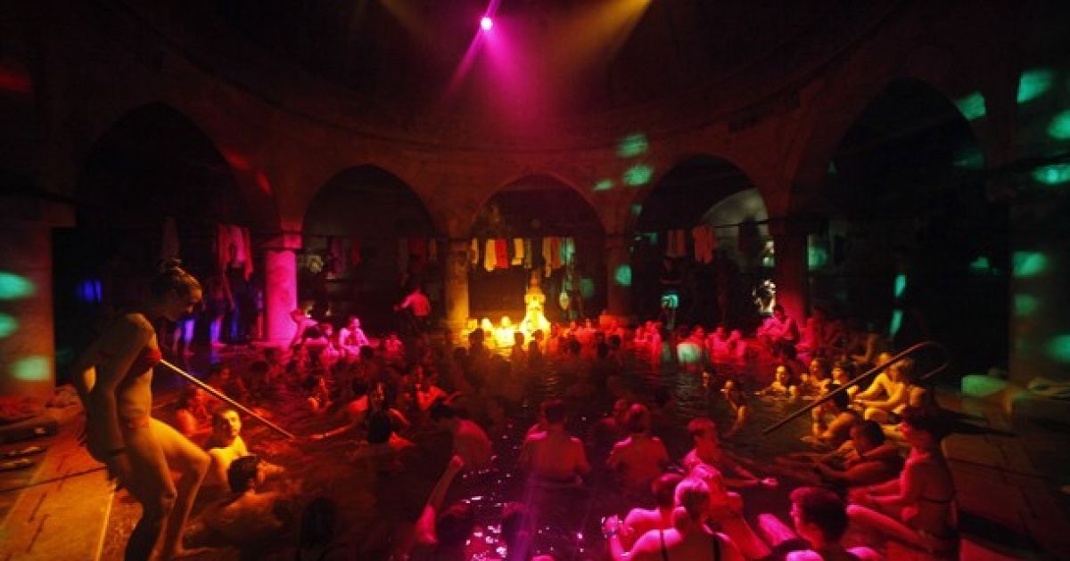 В Будапешті провели "Банну ніч" / © AFP