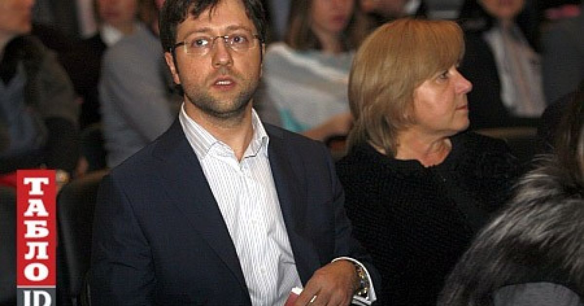 Максим Лавринович іноді спить на роботі