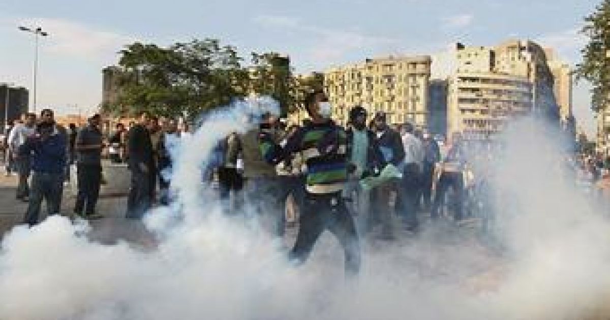 Учасники  заворушень у Каїрі 19 листопада 2011. Фото &copy; AP