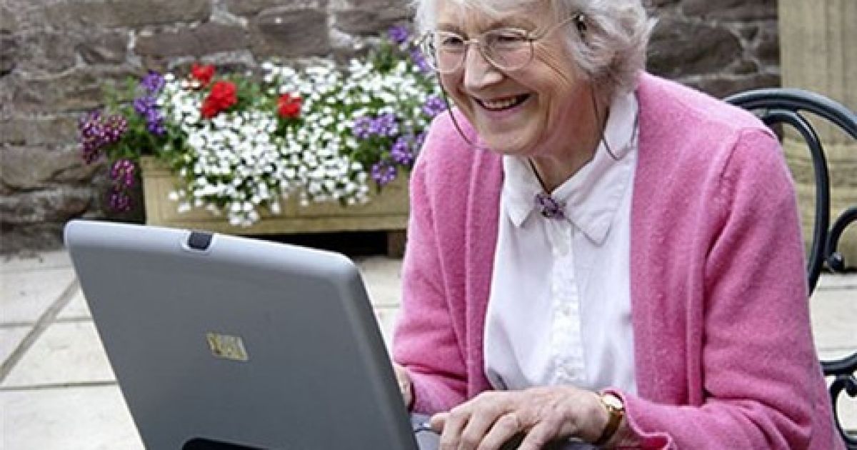 Пенсіонери почали активно опановувати інтернет