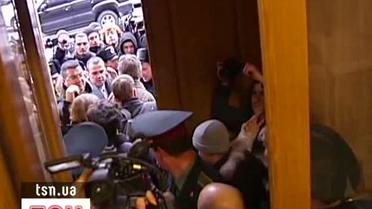 Группа студентов ворвалась в Раду
