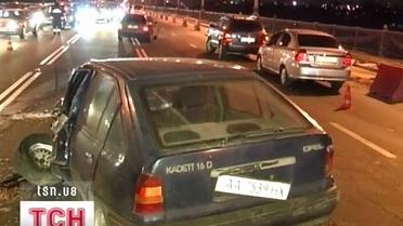 Затор посеред мосту Патона