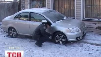 У зупинку громадського транспорту врізався легковик в Одесі