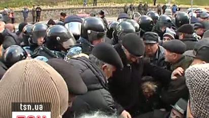 Чорнобильці спробували прорватися до будівлі Кабміну