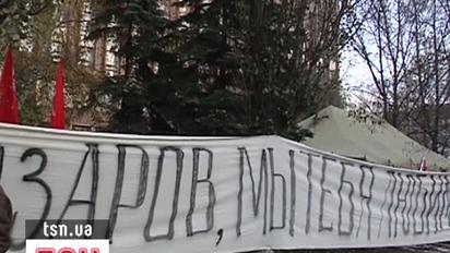 У Донецьку 50 голодуючих чорнобильців ночують на морозі