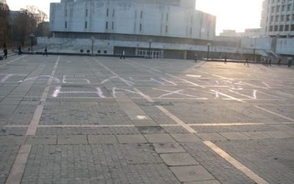 Студенти послали Табачника на чотириметровий х*й (відео)