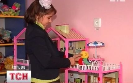 В Україні не всиновлюють дітей через назви дитячих будинків
