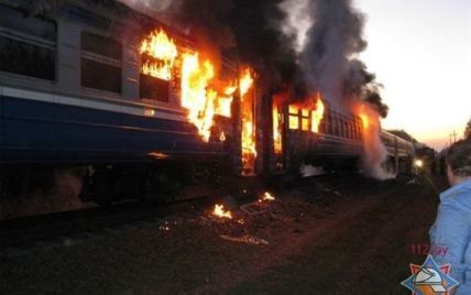 На Харьковщине на ходу загорелись вагоны электрички