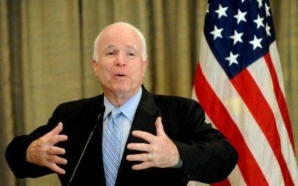 Маккейн назвал позором отказ Обамы предоставить оружие Украине