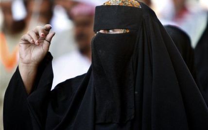 "Секс-революція" на Сході: саудівці влаштували оргію перед штабом поліції моралі