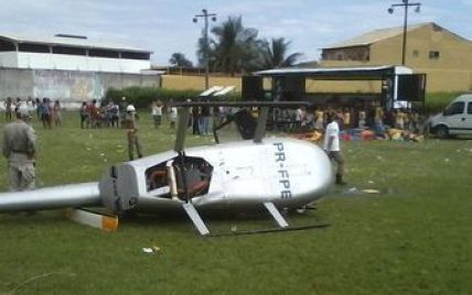 Вертоліт з бразильським Дідом Морозом завалився на футбольне поле