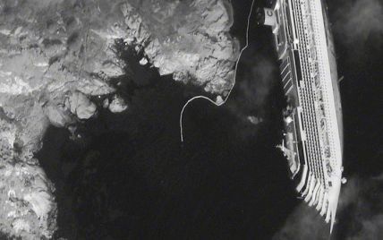 Затонулий лайнер Costa Concordia сфотографували з космосу