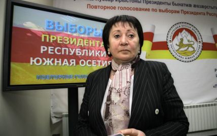 Джиоєва вимагає до вечора передати їй владу в Південній Осетії