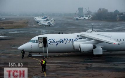 У Львові сотні туристів цілу ніч мучили через зламаний літак