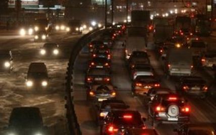 Київ від заторів врятують дорогий бензин і штрафи