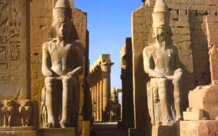 На відомому курорті у Єгипті терорист-смертник підірвав стародавній храм