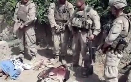 Скандал в США: морпехи демонстративно мочилися на тіла мертвих афганців