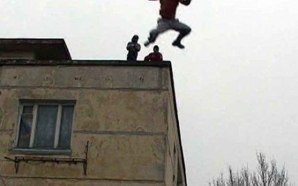 У Криму п’яні студенти хотіли стрибнути з п'ятиповерхівки