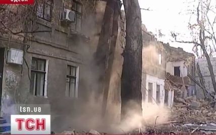У центрі Одеси обвалився будинок з 30-ма мешканцями
